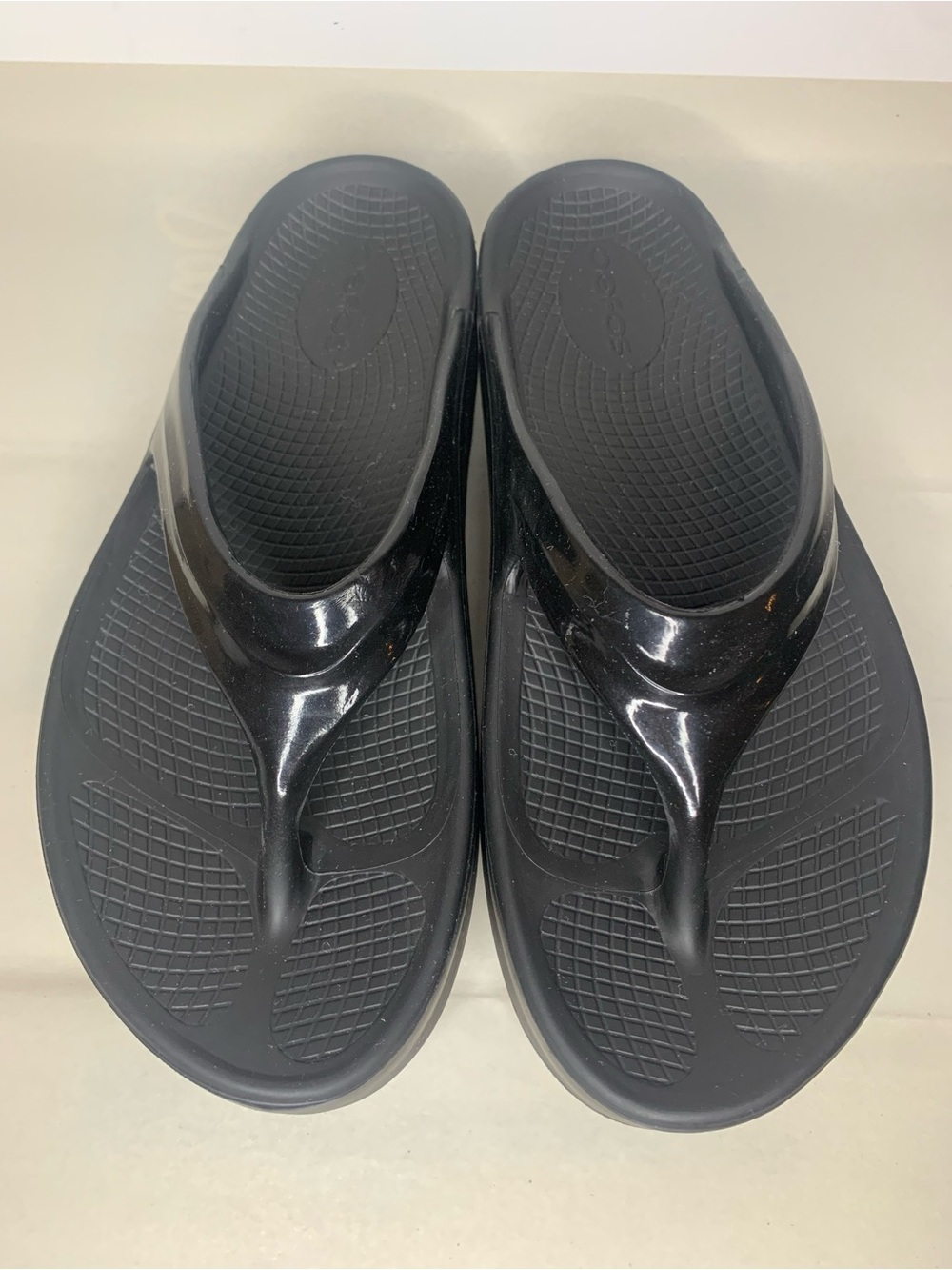 Oofos Oomega  platform flip flops, black, size 9/EU40. Excellent used condition. - Picture 2 of 5